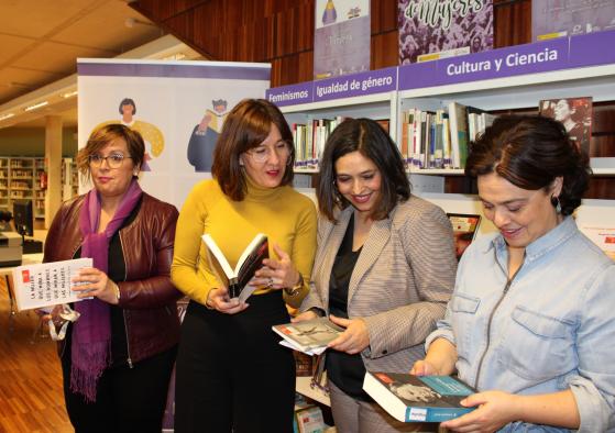 ‘La estantería violeta’ llegará a 300 bibliotecas de la región que recibirán más de 10.200 ejemplares