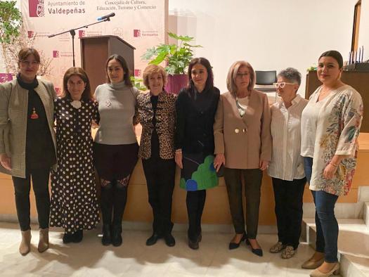 El Gobierno de Castilla-La Mancha agradece a la asociación de vecinos ‘Nuestra Señora de Consolación’ de Valdepeñas su trabajo para visibilizar a las mujeres como referentes de toda la sociedad