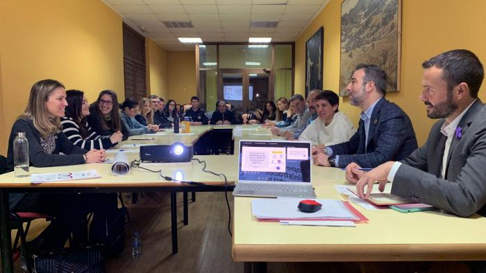 El Gobierno de Castilla-La Mancha anima a los municipios de la región a solicitar las ayudas por valor de 27,5 millones de euros para que adopten medidas de transición energética 