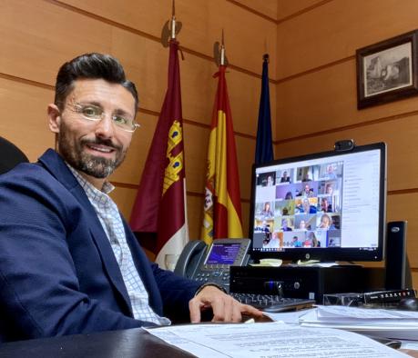 El Gobierno regional continúa su apuesta por impulsar energías limpias y da luz verde a la instalación de cinco parques solares fotovoltaicos en la provincia