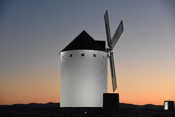 Inauguración de la nueva iluminación de los molinos de Herencia