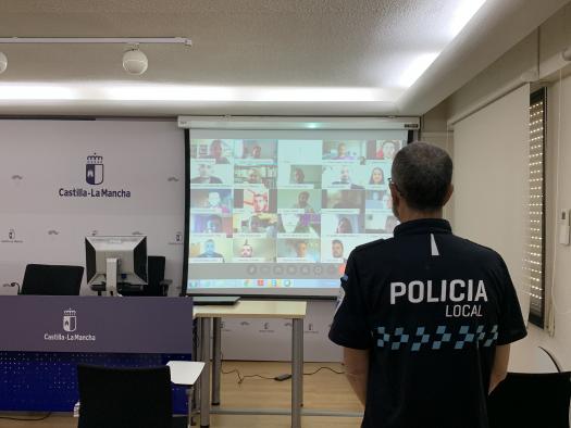 La Escuela de Protección Ciudadana retoma la formación presencial para un centenar de policías locales