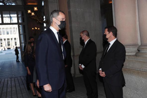 El presidente de Castilla-La Mancha, Emiliano García-Page, asiste al acto de homenaje de Estado a las víctimas del coronavirus y de reconocimiento a la sociedad, presidido por el Rey Felipe VI 