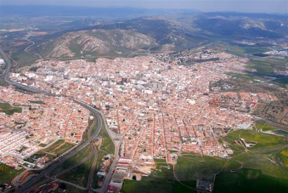 El Gobierno de Castilla-La Mancha informa que la calidad del aire en Puertollano está dentro de los parámetros permitidos que marca la normativa tras el incendio en la refinería de Repsol