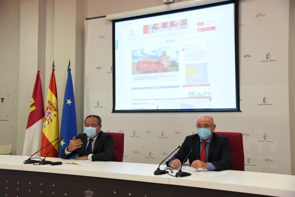 El consejero de Hacienda y Administraciones Públicas, Juan Alfonso Ruiz Molina, presenta la nueva página web del Servicio de Atención y Coordinación de Urgencias y Emergencias 1-1-2 de Castilla-La Mancha.