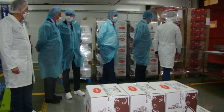 El Gobierno regional ofrece “su catálogo de medidas de apoyo” para los nuevos proyectos de negocio de la empresa quintanareña `Ibercacao´ 