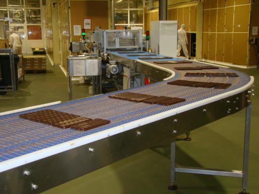El Gobierno regional ofrece “su catálogo de medidas de apoyo” para los nuevos proyectos de negocio de la empresa quintanareña `Ibercacao´ 