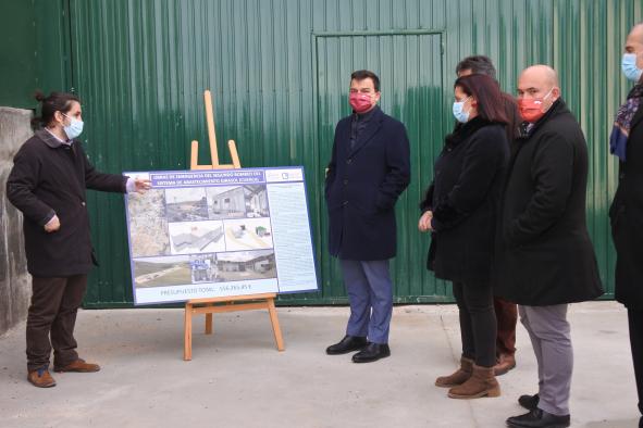 EL VICEPRESIDENTE DE CASTILLA-LA MANCHA Y EL CONSEJERO DE AGRICULTURA, AGUA Y DESARROLLO RURAL VISITAN LAS OBRAS DE EMERGENCIA PARA LA MEJORA DEL DEPÓSITO Y EL GRUPO DE BOMBEO DE AGUA DE LA MANCOMUNIDAD ‘EL GIRASOL’