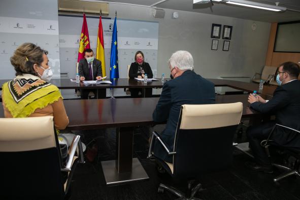 Francisco Martínez Arroyo mantiene una reunión con el nuevo Patronato de la Fundación Consejo Regulador de la Denominación de Origen Queso Manchego