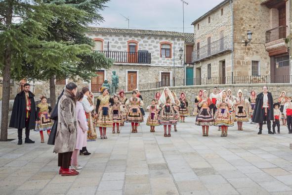 Los bordados artesanales de Lagartera pondrán a prueba la destreza de los aprendices de Maestros de la Costura en el programa de este lunes