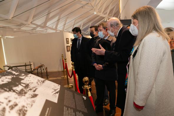 El presidente de Castilla-La Mancha, Emiliano García-Page, inaugura la nueva embotelladora de la cooperativa Virgen de las Viñas (Tomelloso)o