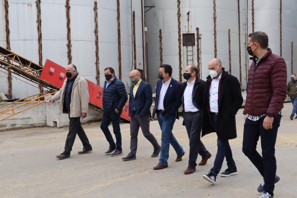  El consejero de Agricultura, Agua y Desarrollo Rural, Francisco Martínez Arroyo se desplaza a Bodegas La Remediadora para conocer las últimas inversiones realizadas en sus instalaciones