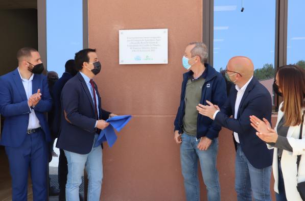 El consejero de Agricultura, Agua y Desarrollo Rural visita las obras de mejora de suministro de agua del polígono industrial y ganadero de Letur