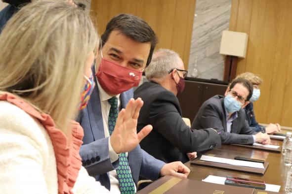 El consejero de Agricultura, Agua y Desarrollo Rural, Francisco Martínez Arroyo, se reúne con el Comité de Dirección de la Consejería.