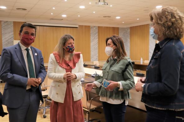 El consejero de Agricultura, Agua y Desarrollo Rural, Francisco Martínez Arroyo, se reúne con el Comité de Dirección de la Consejería.