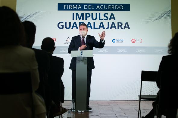 Firma con administraciones y agentes sociales, el acuerdo para la estrategia ‘Impulsa Guadalajara'