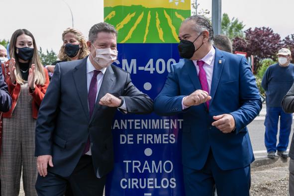 El presidente de Castilla-La Mancha, Emiliano García-Page, inaugura el refuerzo de firme de la CM-4005 en el tramo que discurre de Ciruelos a Huerta de Valdecarábanos