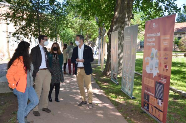 El Gobierno de Castilla-La Mancha presenta la exposición itinerante ‘Súmate al reto de la Estrategia de Educación Ambiental’ en el campus de la Fábrica de Armas