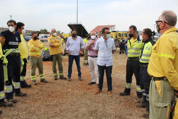 El Gobierno de Castilla-La Mancha realiza unas quemas prescritas como herramienta de gestión preventiva de incendios forestales en los alrededores de Puertollano