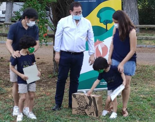 El Gobierno regional entrega dos premios del concurso “Familias que se mueven por el medio ambiente” a dos niños toledanos, de Argés y de Sonseca 