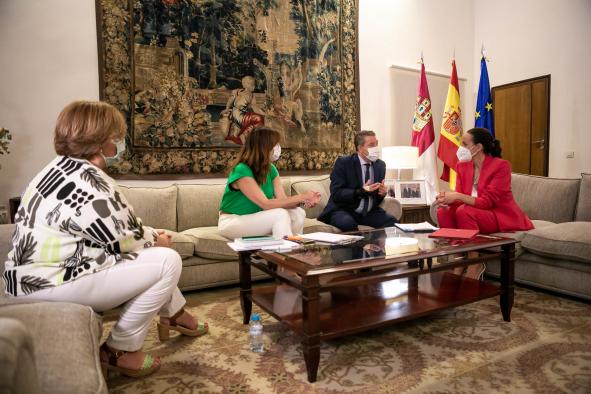 Emiliano García- Page recibe a la alcaldesa de Ciudad Real