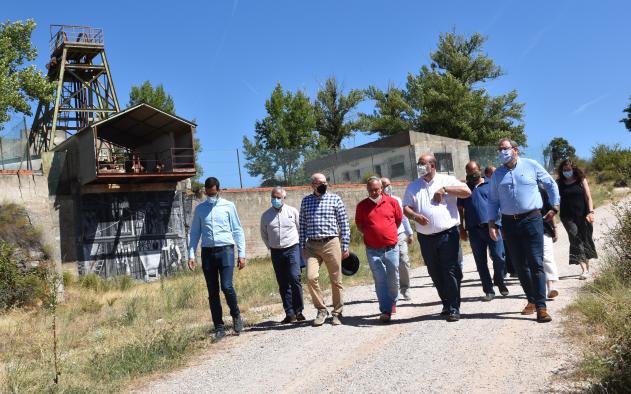 El vicepresidente de Castilla-La Mancha, José Luis Martínez Guijarro, visita Hiendelaencina (I)