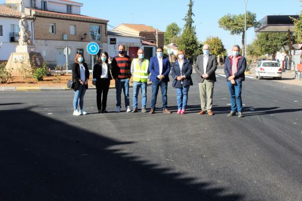 El Gobierno de Castilla-La Mancha invierte 371.000 euros en la mejora de infraestructuras viarias y en políticas activas de empleo en Villahermosa 