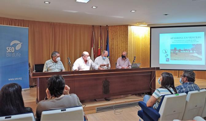 Los 42 voluntarios que han participado en el programa “Apadrina un vencejo” reciben un reconocimiento del Gobierno de Castilla-La Mancha