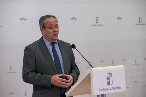 El consejero de Hacienda y Administraciones Públicas mantiene una reunión con el secretario general de UGT Castilla-La Mancha