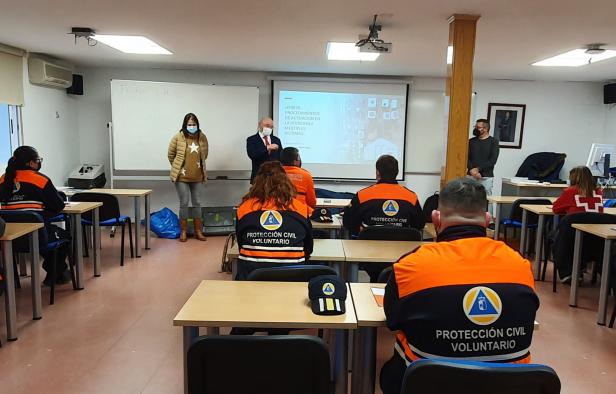 Personal voluntario de Protección Civil y Cruz Roja participa en dos cursos de formación sobre atención sanitaria