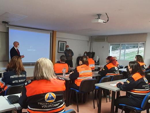 Personal voluntario de Protección Civil y Cruz Roja participa en dos cursos de formación sobre atención sanitaria