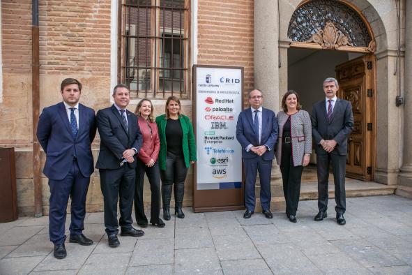 Encuentro entre el presidente de Castilla-La Mancha y la vicepresidenta primera del Gobierno de España