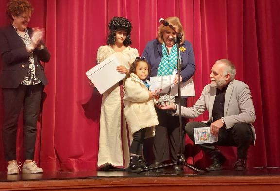 El Teatro viene de la Escuela