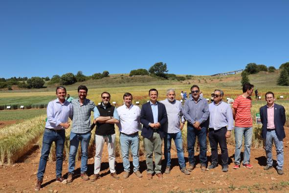 El consejero de Agricultura, Agua y Desarrollo Rural, Francisco Martínez Arroyo, participa en las jornadas de puertas abiertas del Centro de Investigación Agroforestal Albaladejito