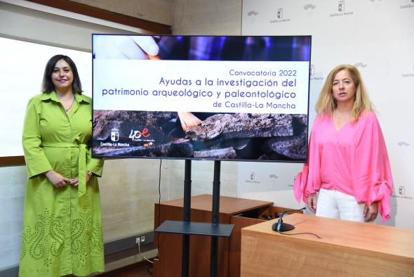 La viceconsejera de Cultura y Deportes, Ana Muñoz, informa, en rueda de prensa, de las ayudas para la realización de proyectos de investigación del patrimonio arqueológico y paleontológico de Castilla-La Mancha.