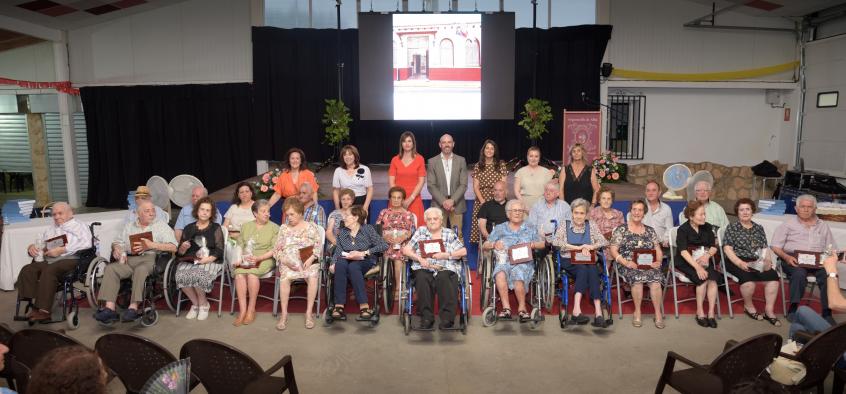 El Gobierno regional reivindica el valor de las personas mayores y su contribución a la sociedad en el homenaje a los mayores de Argamasilla de Alba