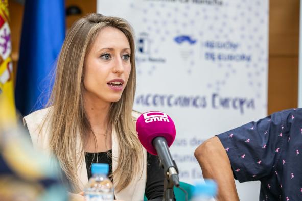 La directora general de Asuntos Europeos, Virginia Marco, asiste a la presentación del premio ‘Pilar Social’ en el marco de la Sección Europea del Festival Internacional de Cine Social de Castilla-La Mancha