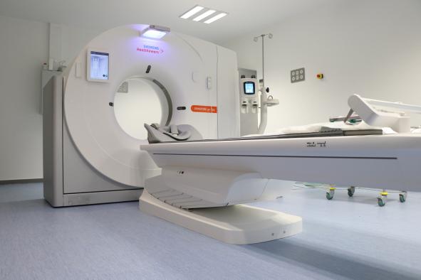 El Gobierno regional realiza una nueva licitación para la incorporación de 14 equipos de alta tecnología sanitaria por un importe cercano a nueve  millones de euros