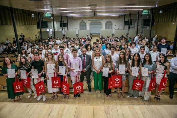 El Gobierno regional felicita a los mejores alumnos de la EVAU y a los ganadores de las Olimpiadas preuniversitarias, y les anima a seguir formándose en Castilla-La Mancha