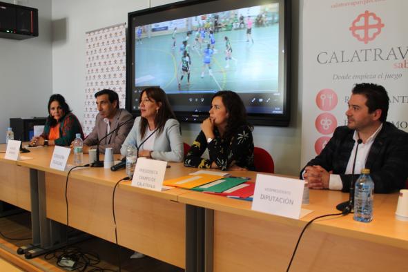 La consejera de Igualdad y portavoz, Blanca Fernández, asiste, a las 11:00 horas, a la presentación del patrocinio de la Asociación para el Desarrollo del Campo de Calatrava al deporte femenino de la comarca