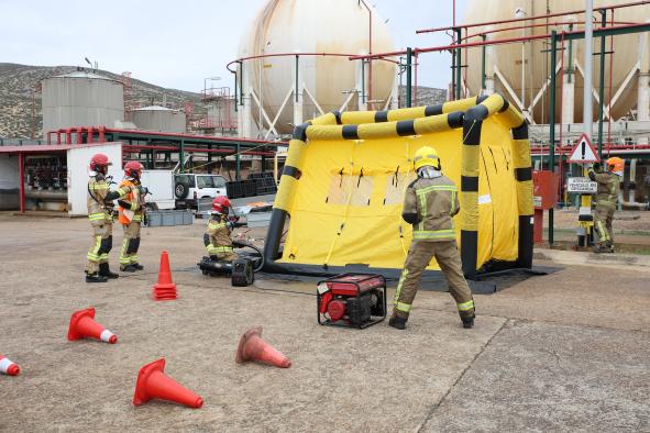 Más de 110 efectivos participan en el simulacro del Complejo Petroquímico de Puertollano para garantizar el correcto funcionamiento de los mecanismos de respuesta