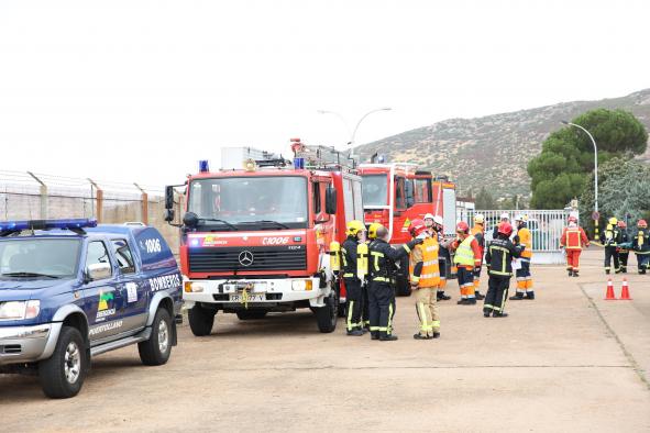 Más de 110 efectivos participan en el simulacro del Complejo Petroquímico de Puertollano para garantizar el correcto funcionamiento de los mecanismos de respuesta