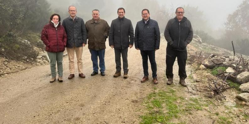 El Gobierno regional ha destinado más de 60.000 euros a la mejora del camino de El Real de San Vicente a Almendral de la Cañada  