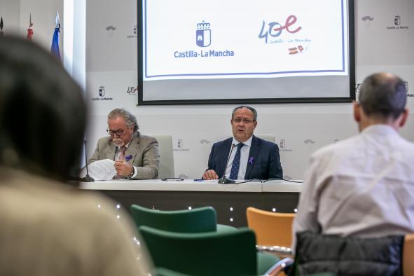 El consejero de Hacienda y Administraciones Públicas, Juan Alfonso Ruiz Molina, informa sobre la Oferta de Empleo Público de 2022