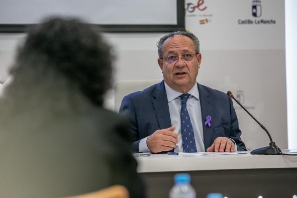 El consejero de Hacienda y Administraciones Públicas, Juan Alfonso Ruiz Molina, informa sobre la Oferta de Empleo Público de 2022. 