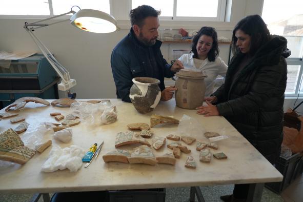 El Gobierno regional restaura siete importantes piezas cerámicas procedentes de las excavaciones en el Parque Arqueológico de Alarcos
