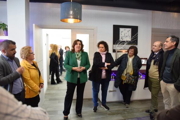 La consejera de Economía, Empresas y Empleo, Patricia Franco, inaugura el curso de capacitación digital de mujeres en el ámbito rural de Tembleque