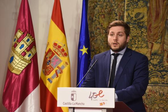 El jefe del Ejecutivo autonómico, Emiliano García-Page, preside el acto de firma de los convenios para la Estrategia de Movilidad Urbana Sostenible con algunas de las principales ciudades de Castilla-La Mancha (Fomento)