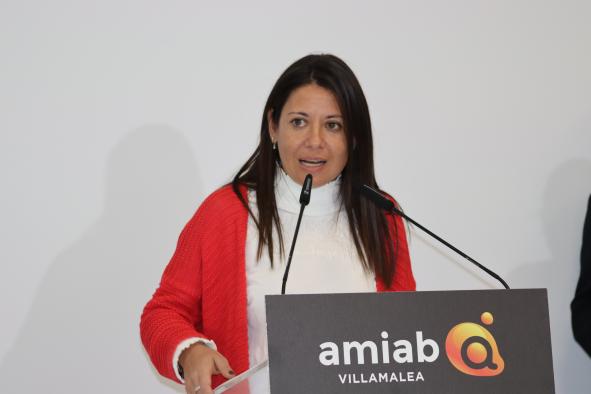 La consejera de Bienestar Social, Bárbara García Torijano, inaugura el Centro de Intervención Social del municipio gestionado por la Asociación AMIAB