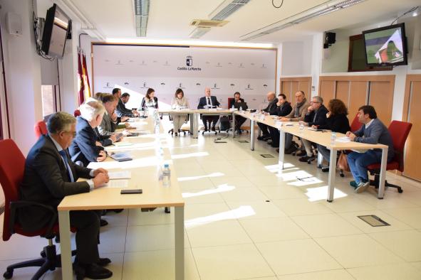 La consejera de Economía, Empresas y Empleo, Patricia Franco, preside la reunión de constitución del Observatorio de la Promoción Industrial de Castilla-La Mancha